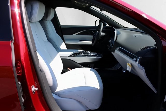 New 2025 Cadillac Lyriq Luxury image 14