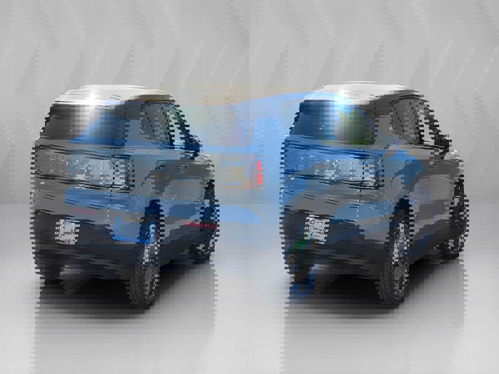 New 2026 Volvo EX30 Plus w/ Protection Package Premier image 6