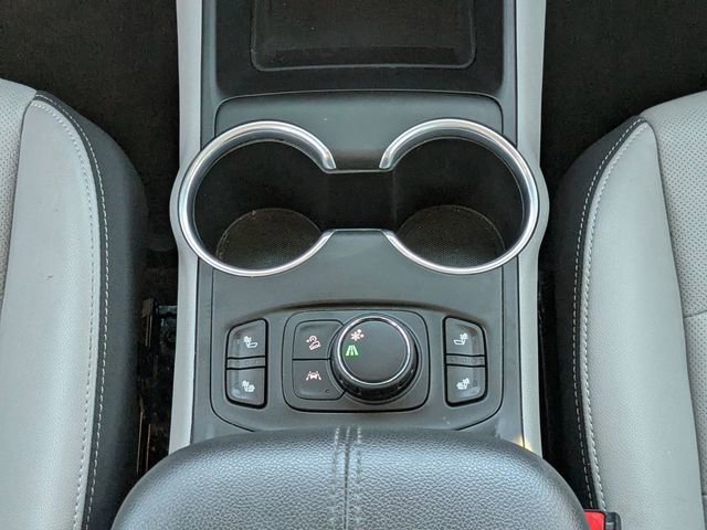 Used 2022 GMC Terrain SLT image 24