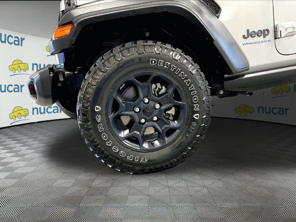 Used 2023 Jeep Wrangler Unlimited w/ Cold Weather Group AWD/4WD image 7