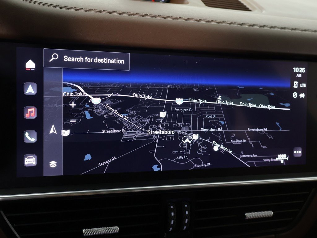 Used 2023 Porsche Cayenne Platinum Edition image 49