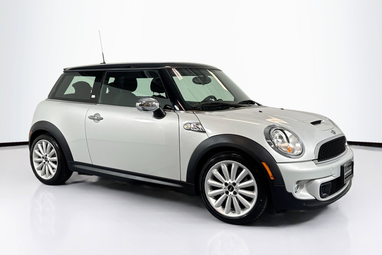 Used 2011 MINI Cooper S image 3