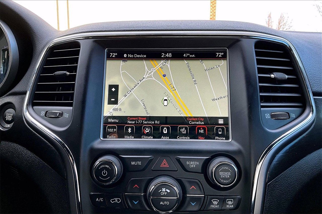 Certified 2018 Jeep Grand Cherokee Altitude image 12