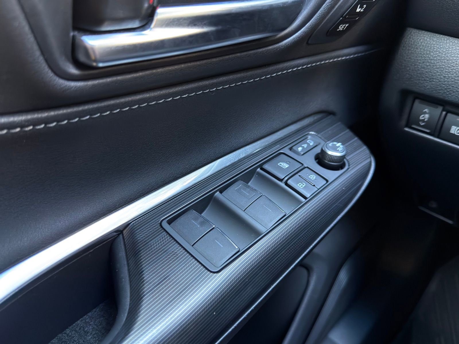 Used 2021 Toyota Venza Limited w/ Advanced Technology Package image 22