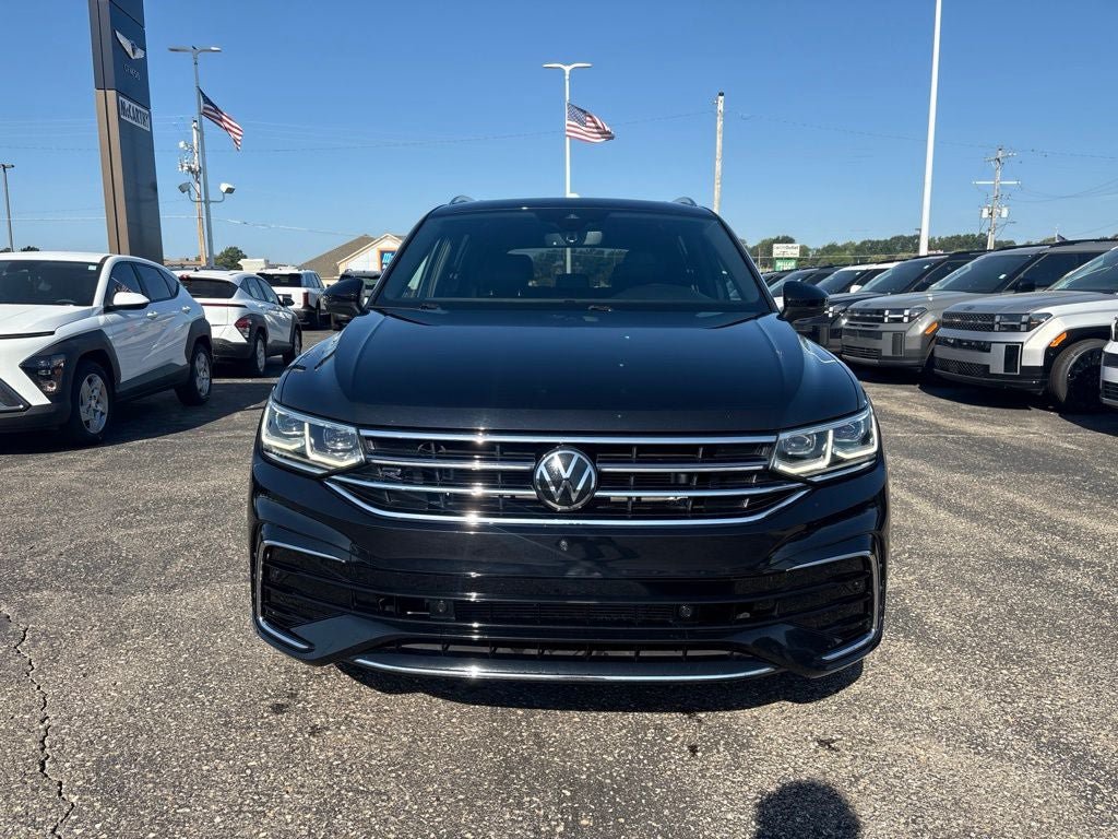 Used 2022 Volkswagen Tiguan SEL R-Line AWD/4WD image 2