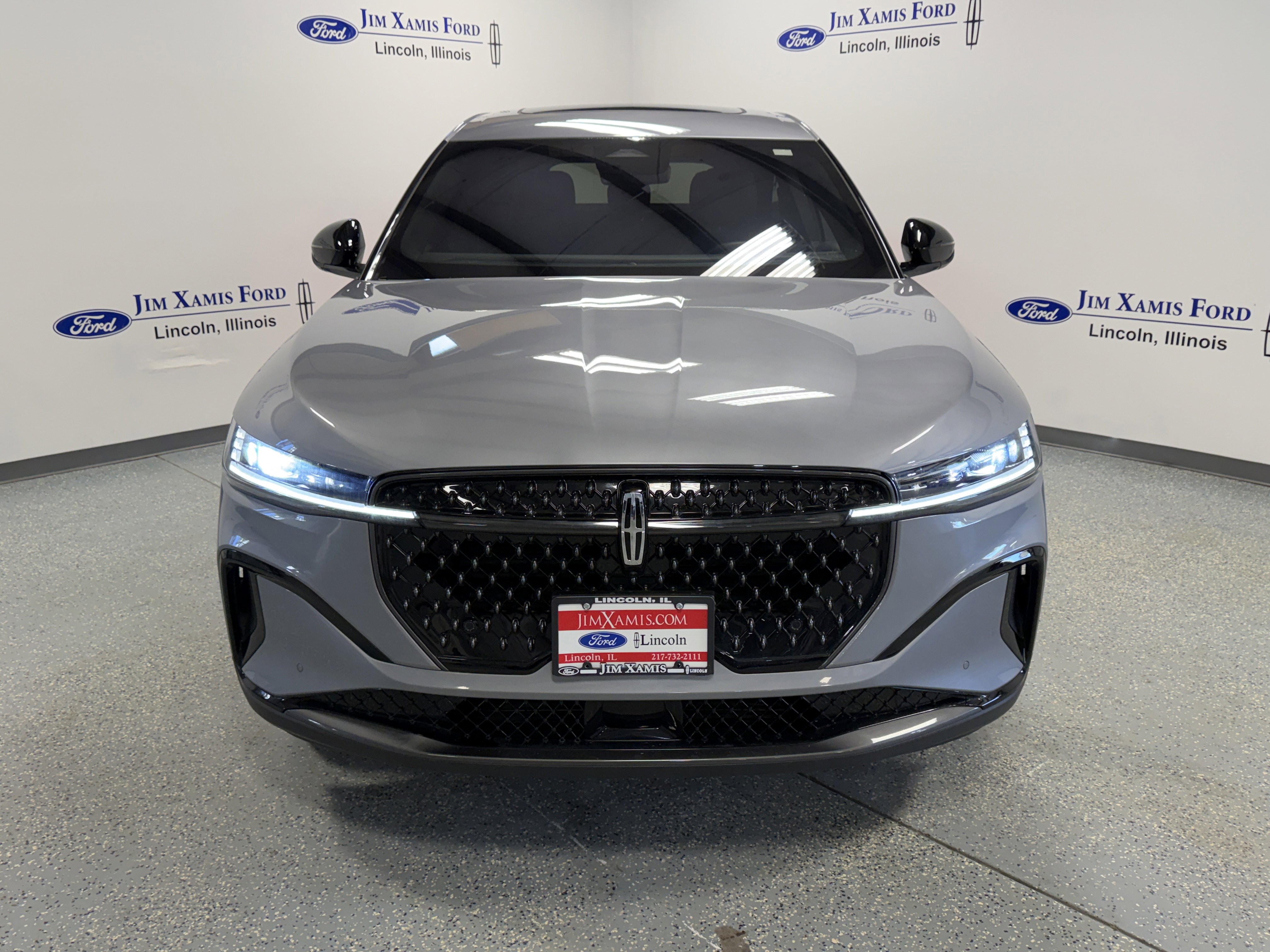 Used 2025 Lincoln Nautilus Premier w/ Equipment Group 102A image 2