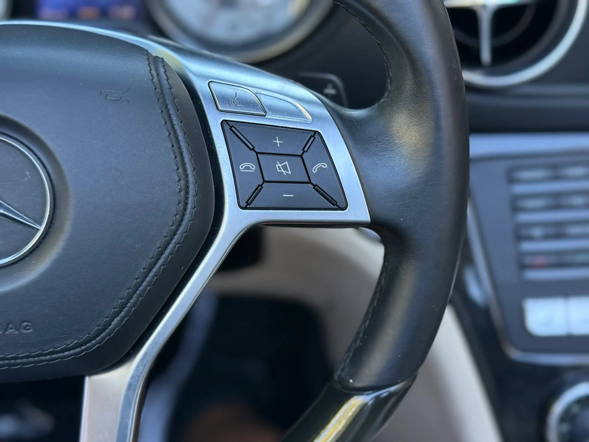 Used 2014 Mercedes-Benz SL 550 w/ Sport Wheel Package image 28