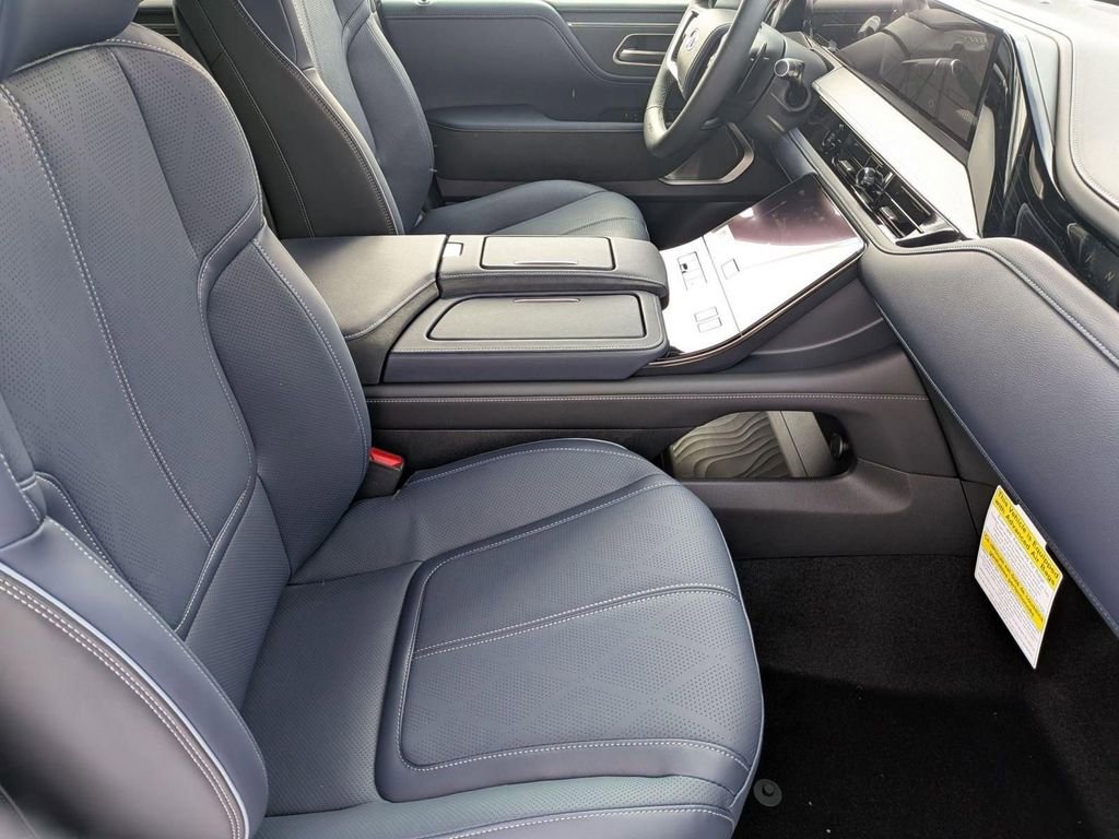 New 2026 INFINITI QX80 4WD w/ Sport Exterior Package image 32