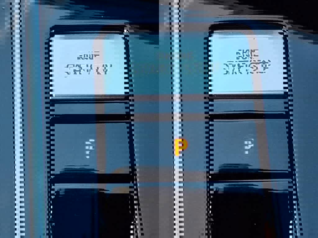 Used 2024 Volkswagen Golf R image 24