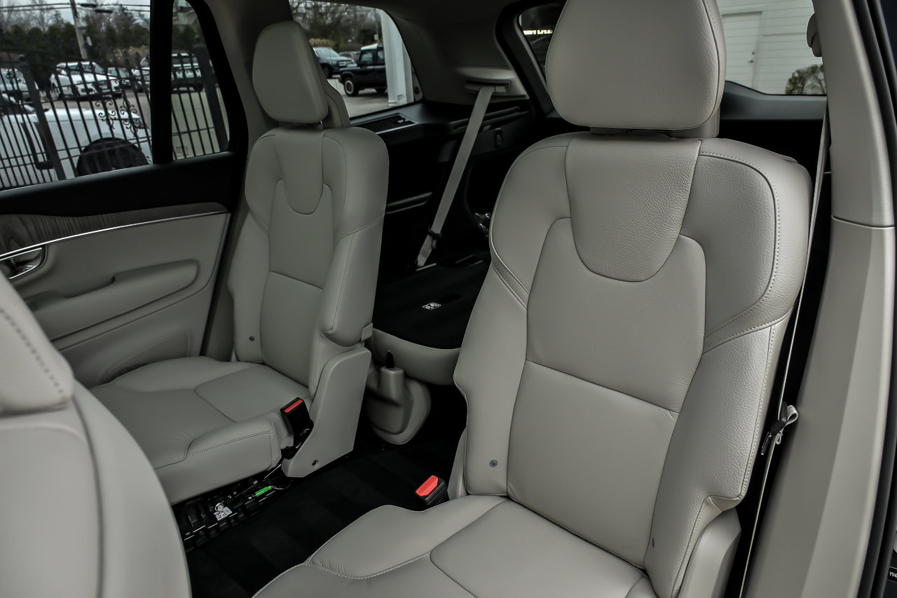 Used 2025 Volvo XC90 T8 Plus w/ Protection Package Premier AWD/4WD image 31