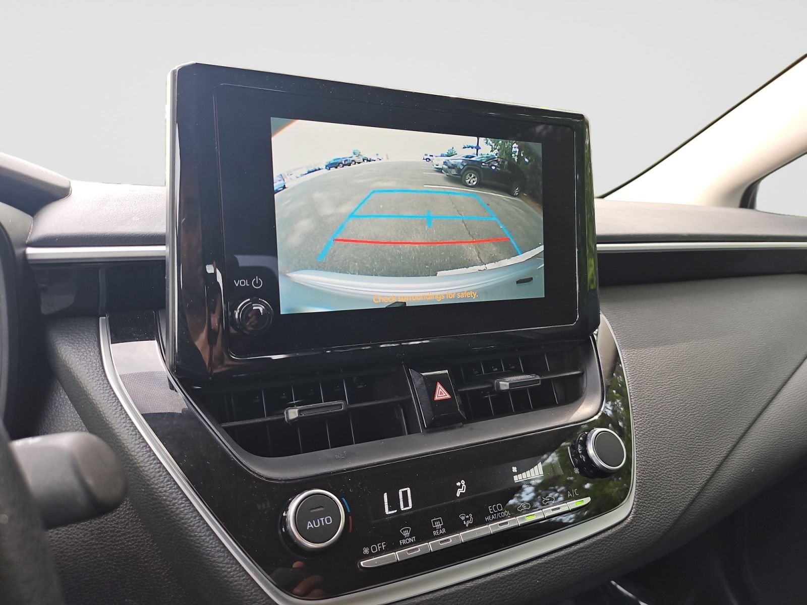 Used 2025 Toyota Corolla LE FWD image 28