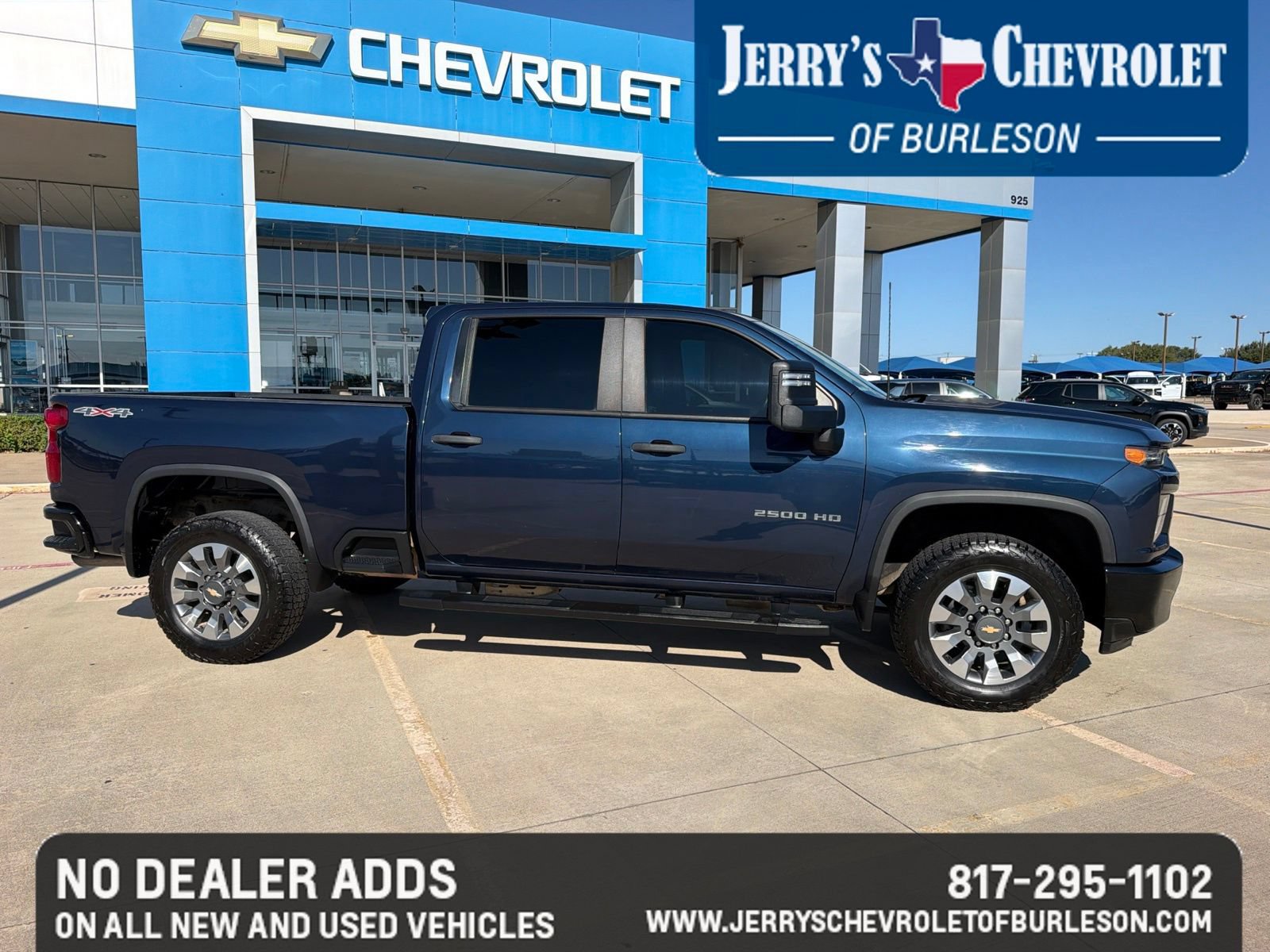 Used 2022 Chevrolet Silverado 2500 Custom w/ Custom Value Package AWD/4WD image 4