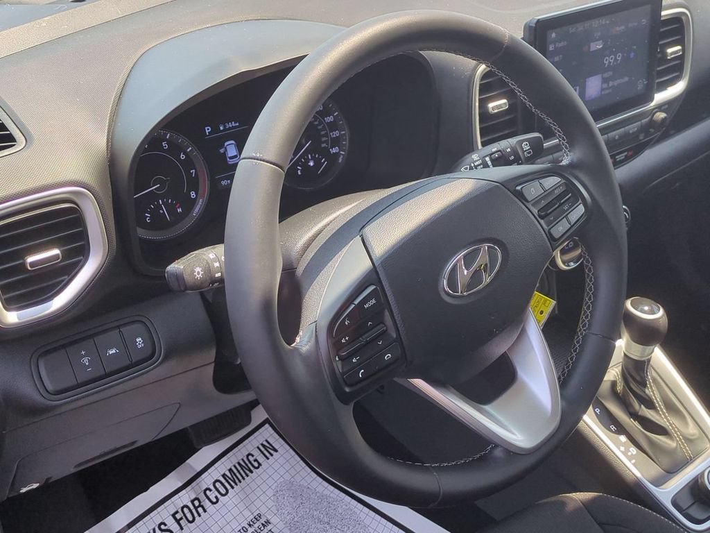 Certified 2022 Hyundai Venue SEL w/ Cargo Package FWD image 13