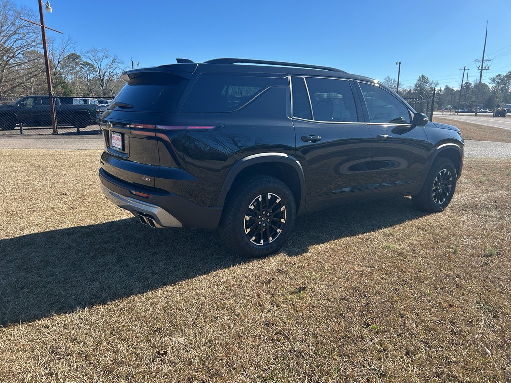 Used 2024 Chevrolet Traverse Z71 image 11