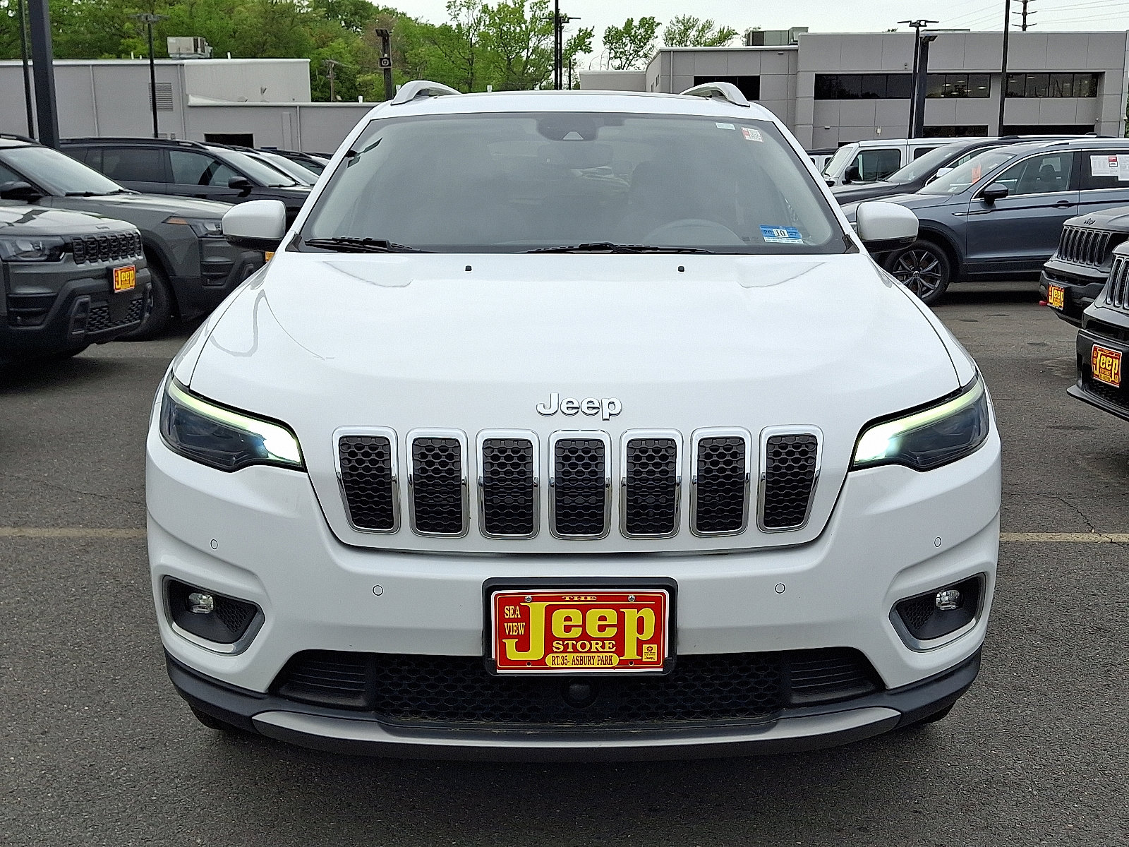Certified 2019 Jeep Cherokee Limited w/ Technology Group AWD/4WD image 2
