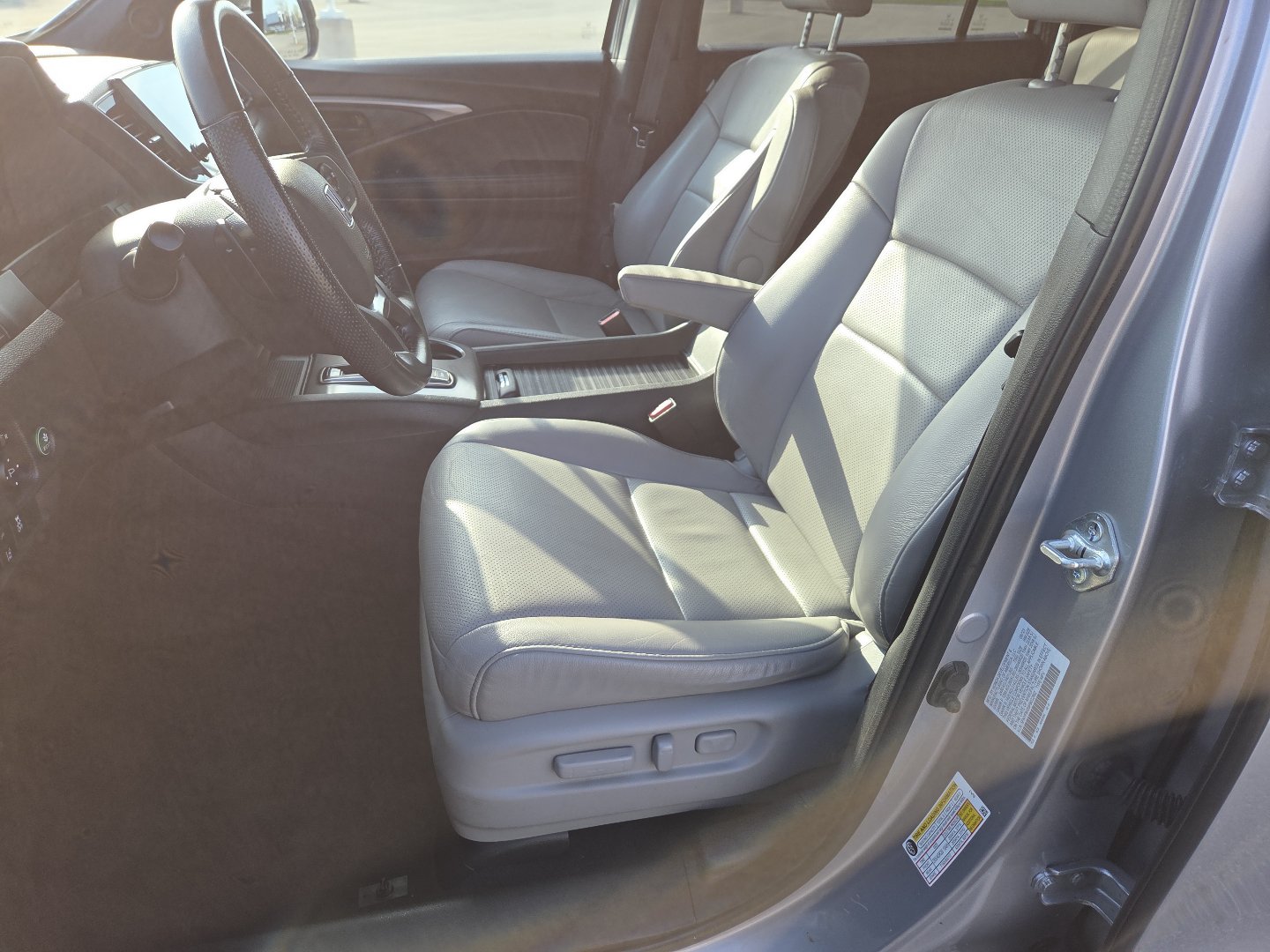 Used 2023 Honda Passport EX-L image 25