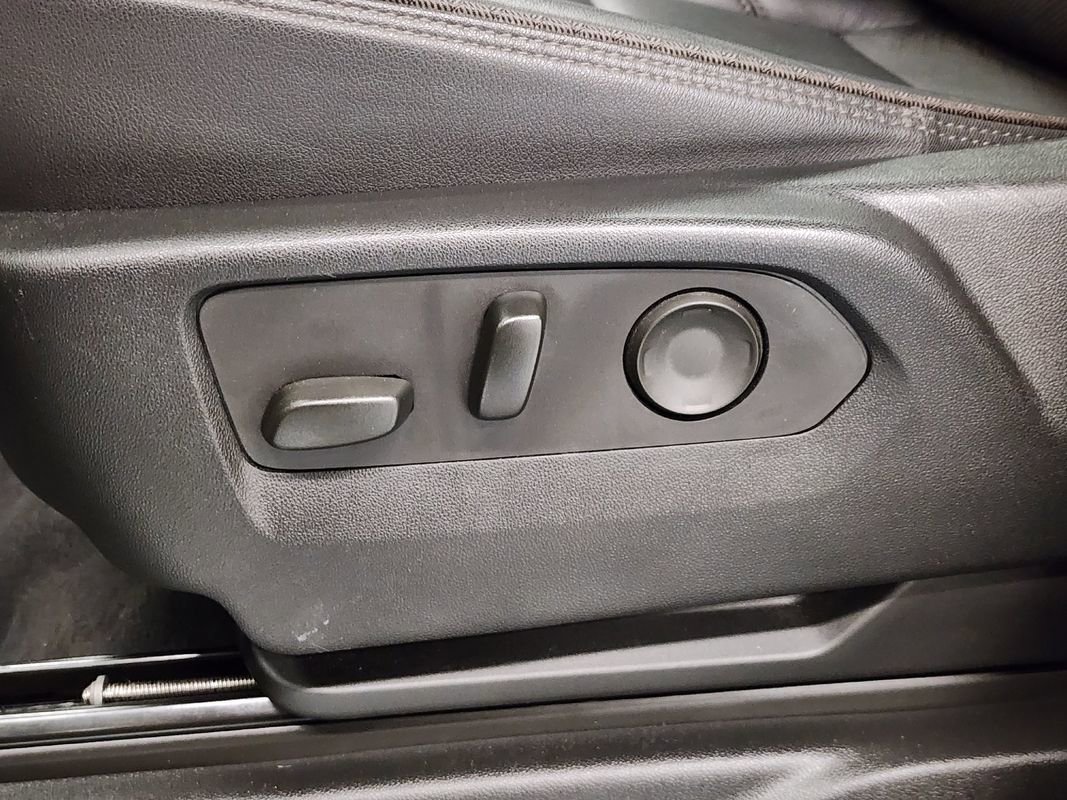 Used 2023 Chevrolet Suburban High Country image 30