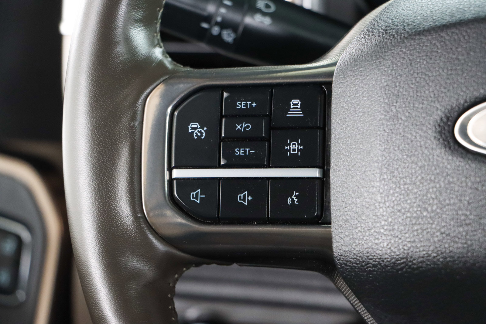 Used 2025 Ford F450 Platinum w/ Platinum Plus Package image 14