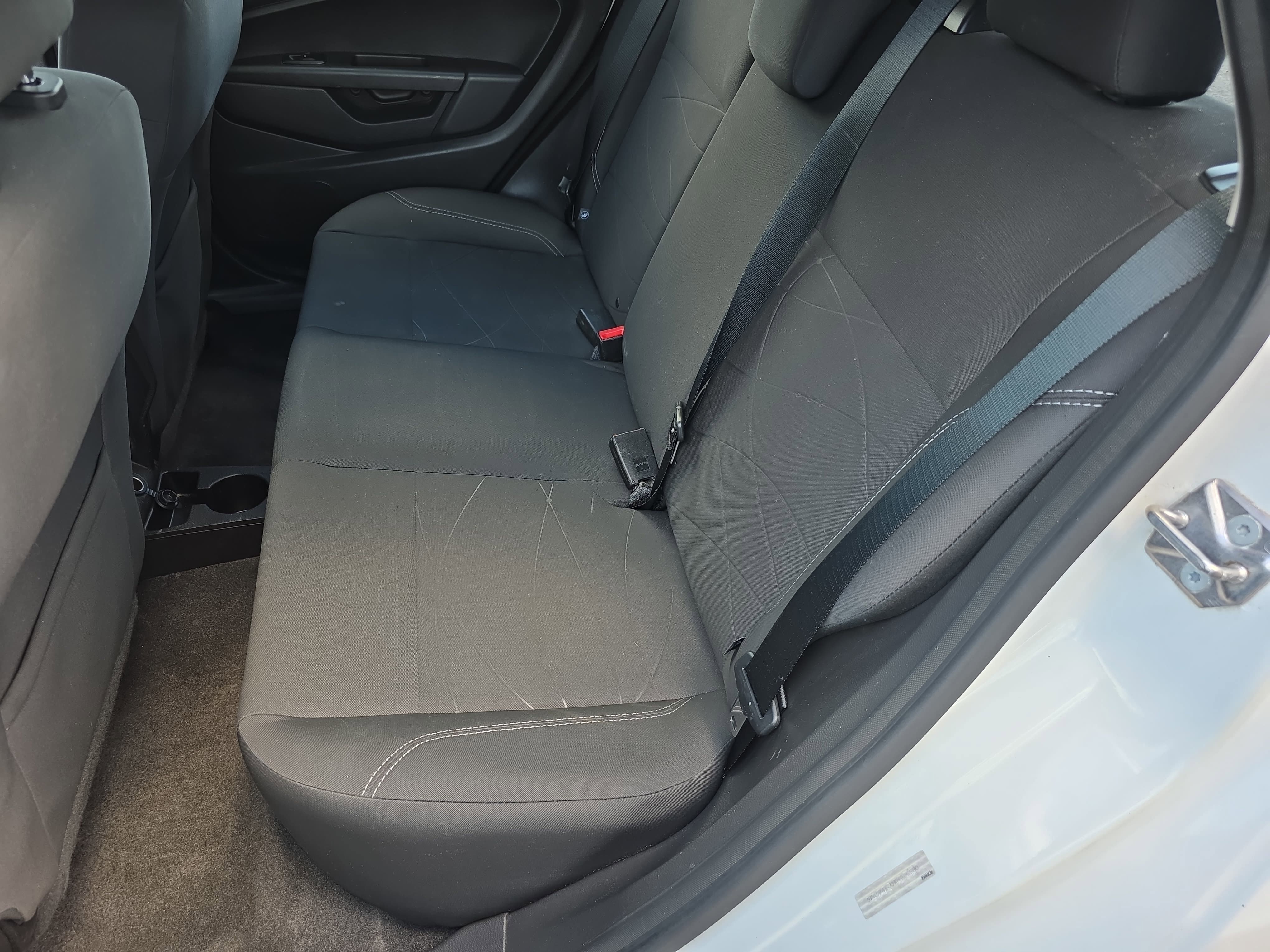 Used 2015 Ford Fiesta SE FWD image 13