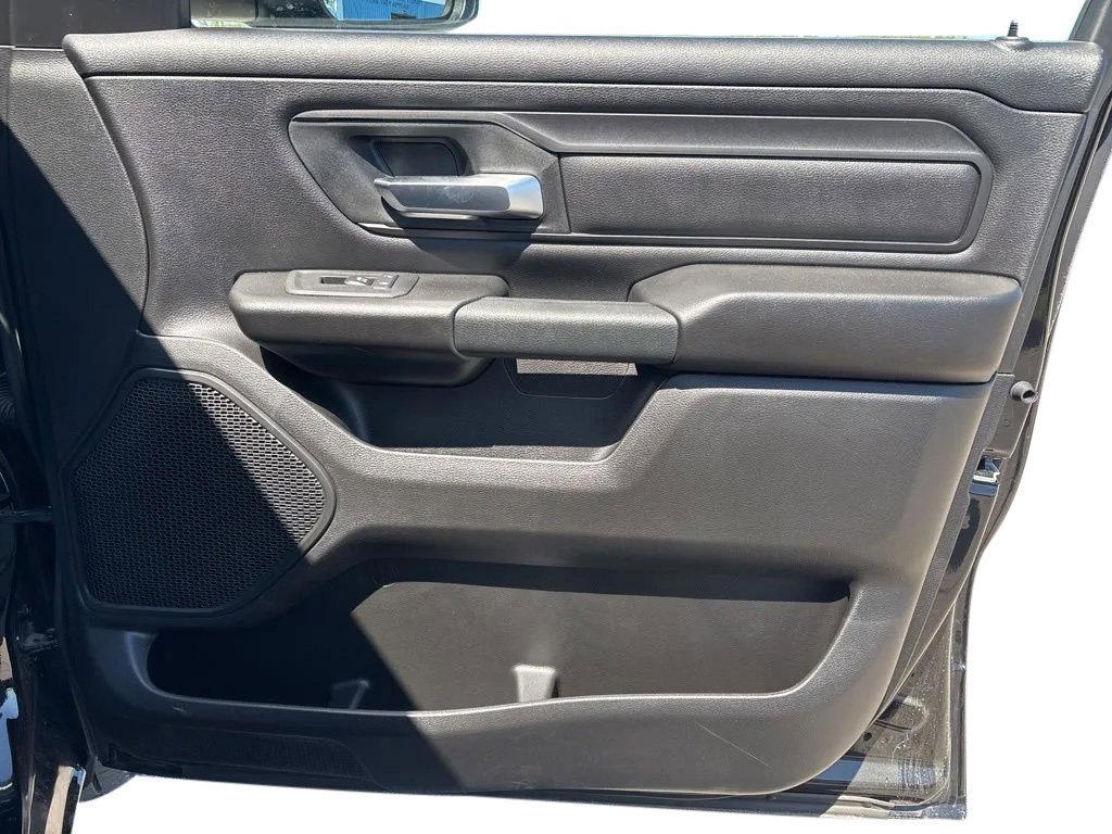 New 2026 RAM 1500 Express AWD/4WD image 31