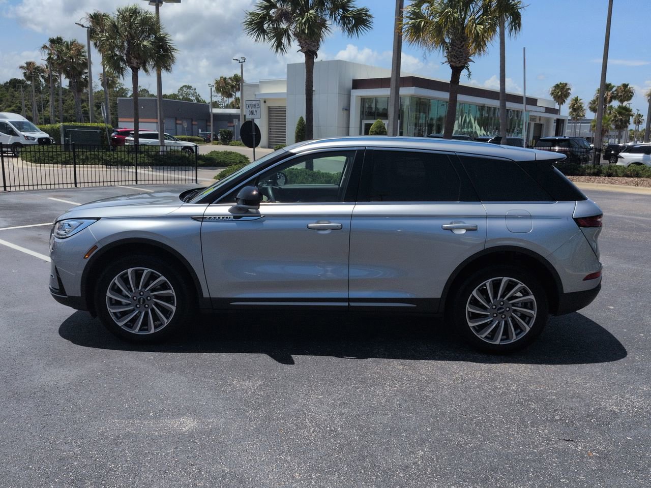 Used 2024 Lincoln Corsair Reserve FWD image 7