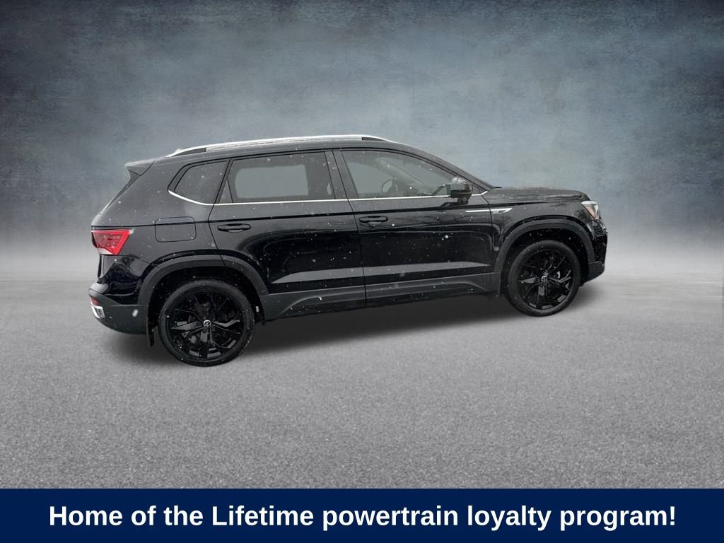 Used 2023 Volkswagen Taos SE w/ Black Wheel Package image 7