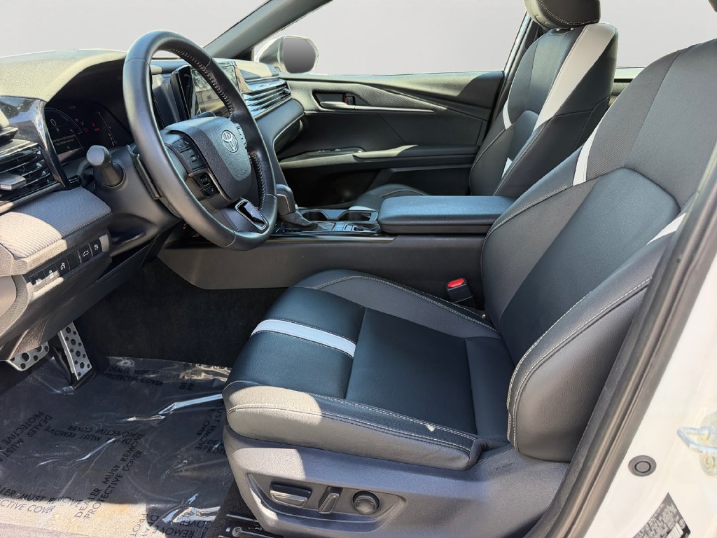 Used 2025 Toyota Camry SE FWD image 16
