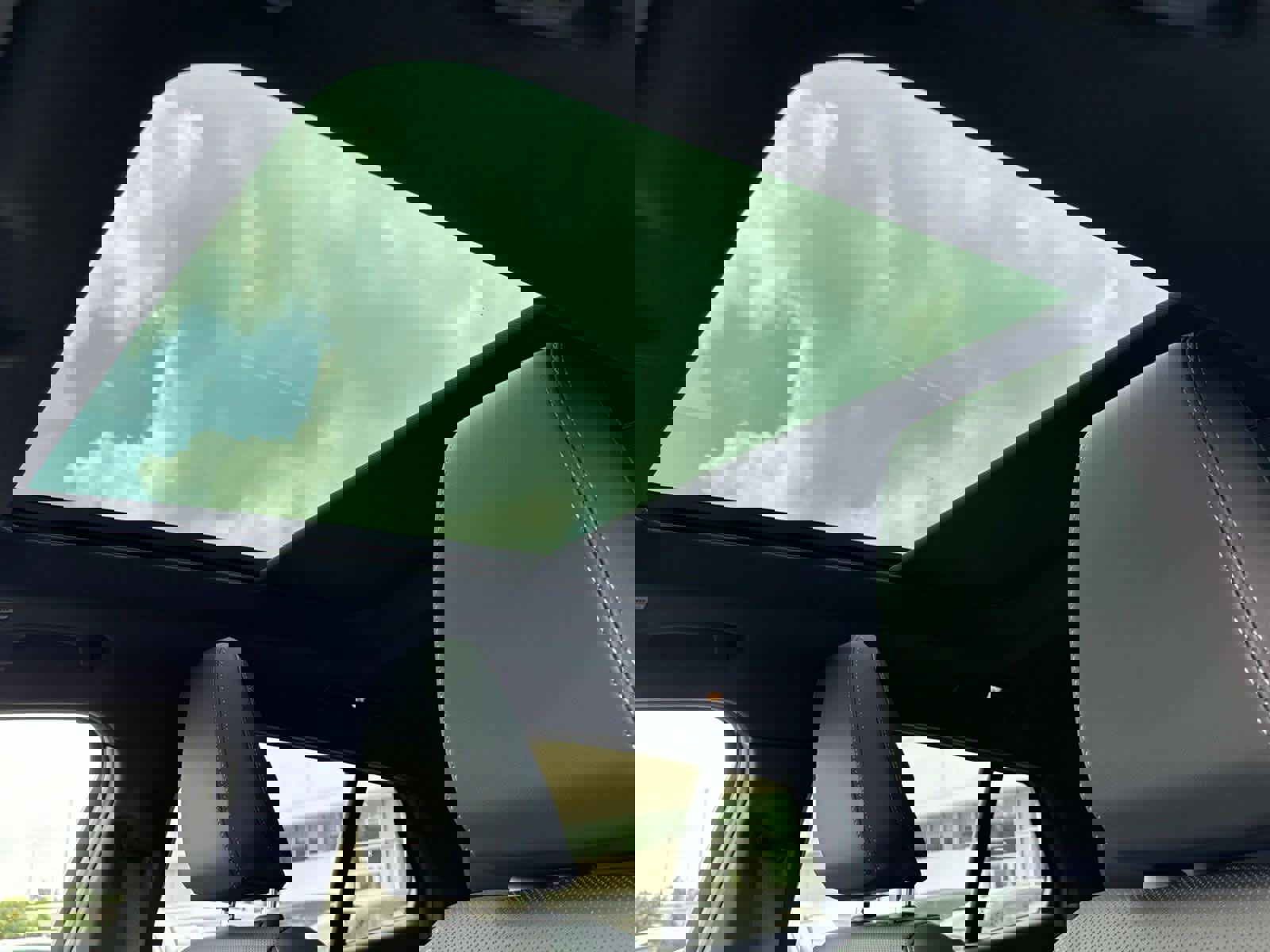 Used 2025 BMW X2 xDrive28i w/ Convenience Package image 4