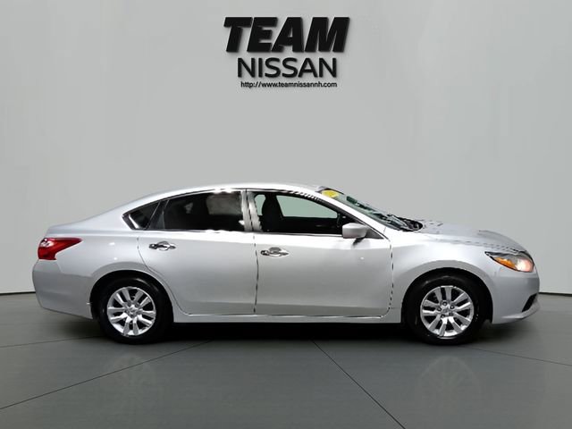 Used 2017 Nissan Altima 2.5 S w/ Power Driver Seat Package FWD image 7