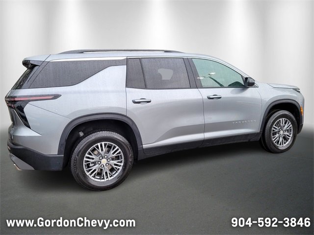 Used 2025 Chevrolet Traverse LT image 6