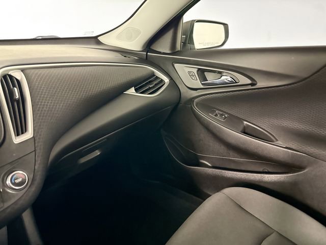 Used 2022 Chevrolet Malibu LS FWD image 31