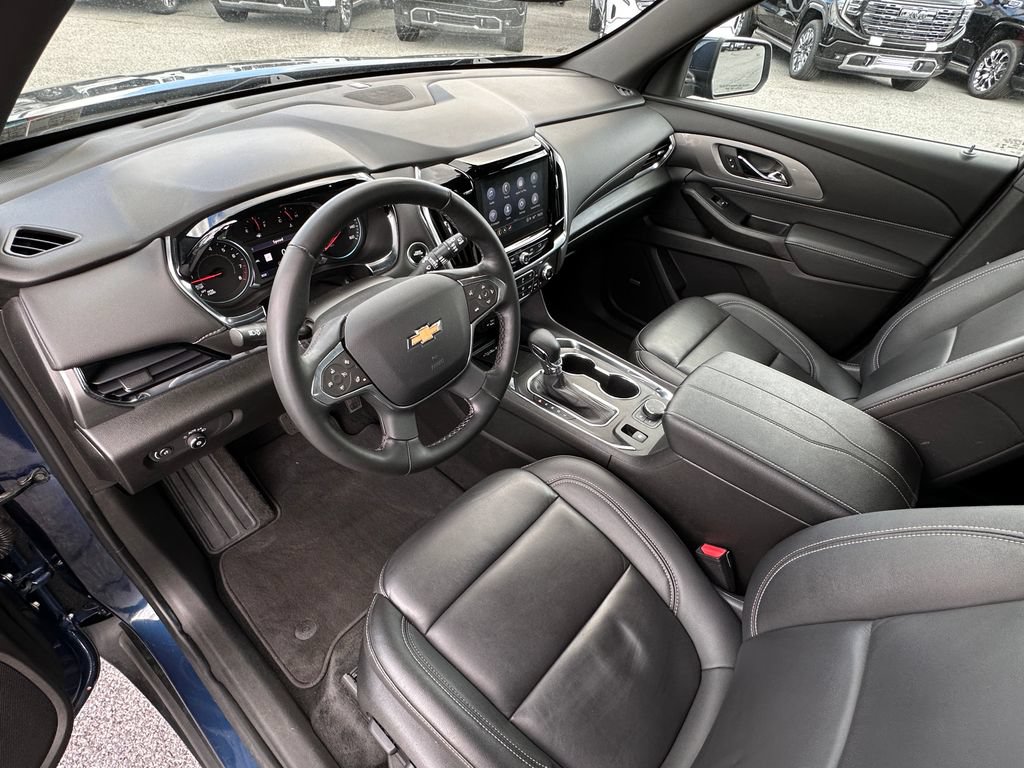 Used 2023 Chevrolet Traverse LT w/ LT Premium Package AWD/4WD image 22