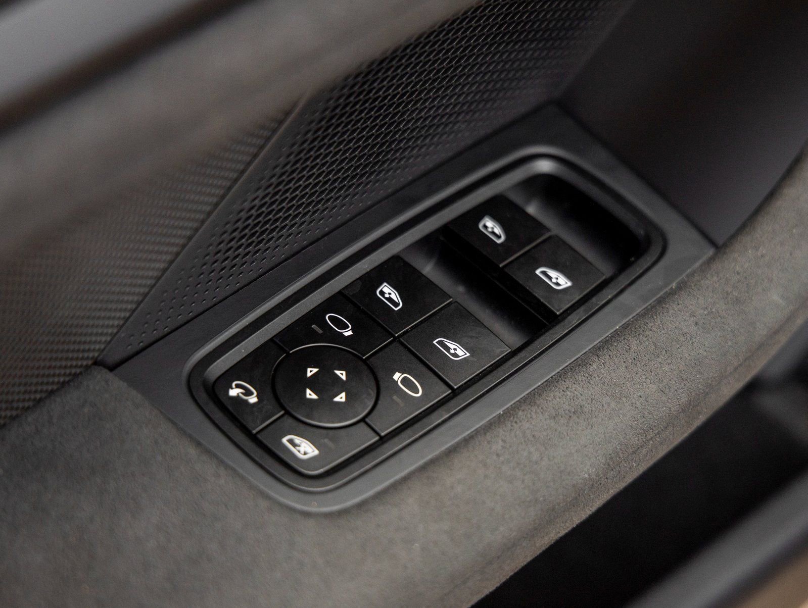 Used 2025 Porsche Taycan GTS image 22