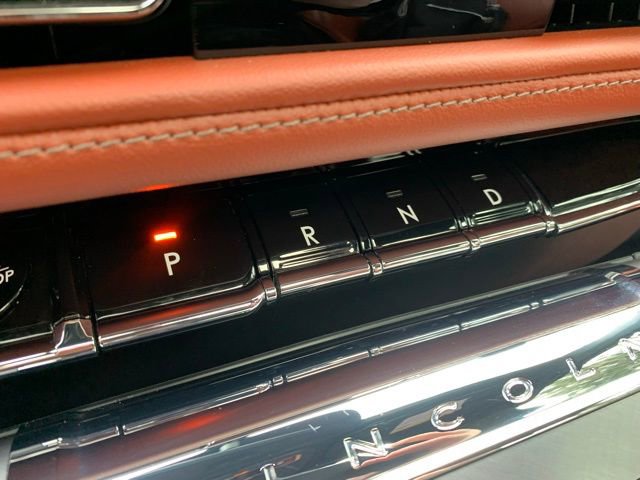 Certified 2025 Lincoln Aviator Reserve w/ Equipment Group 201A image 28
