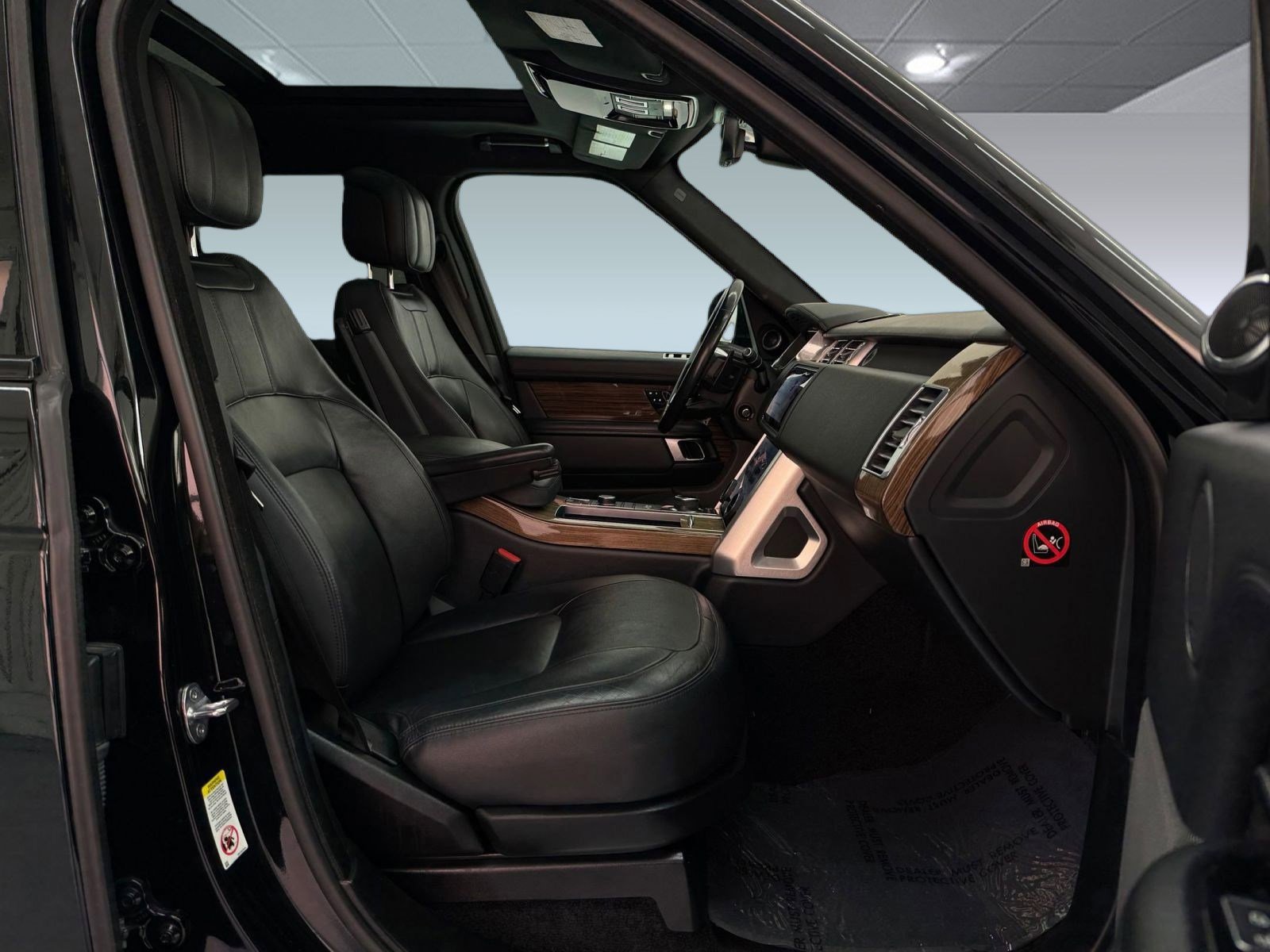 Used 2019 Land Rover Range Rover AWD/4WD image 23