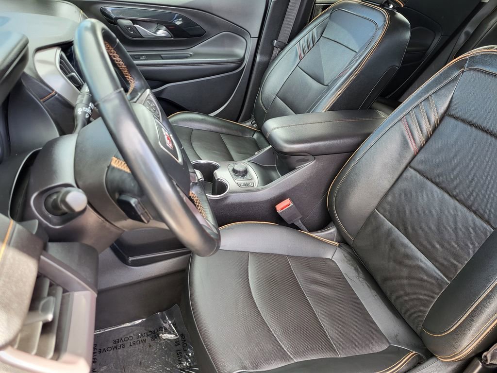 Used 2023 GMC Terrain AT4 image 3