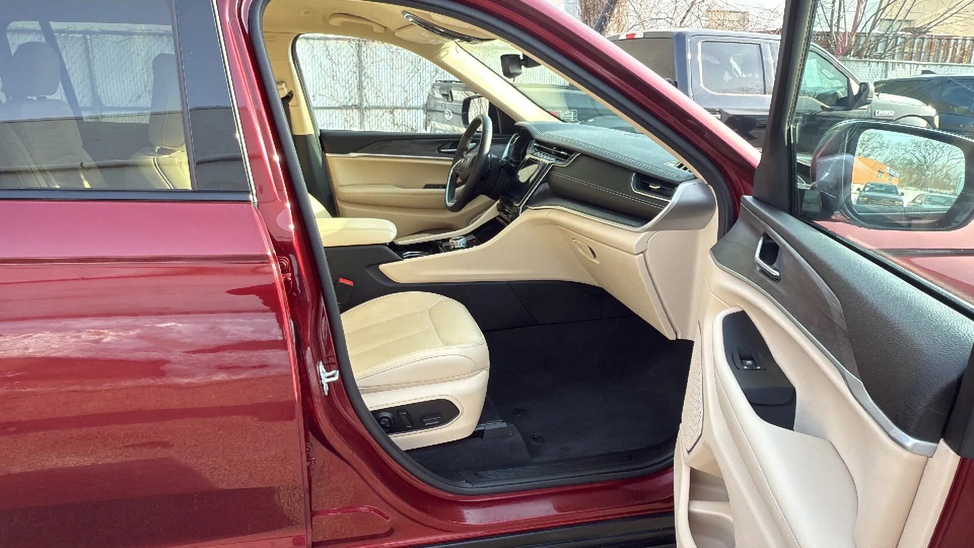 Used 2021 Jeep Grand Cherokee L Limited image 24