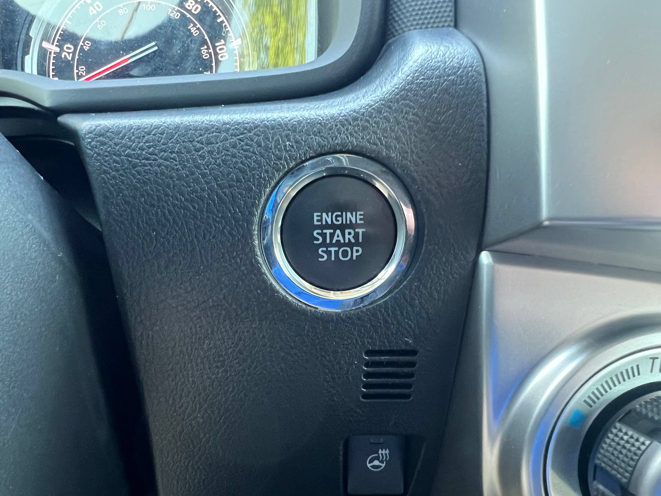 Used 2023 Toyota 4Runner Limited AWD/4WD image 18