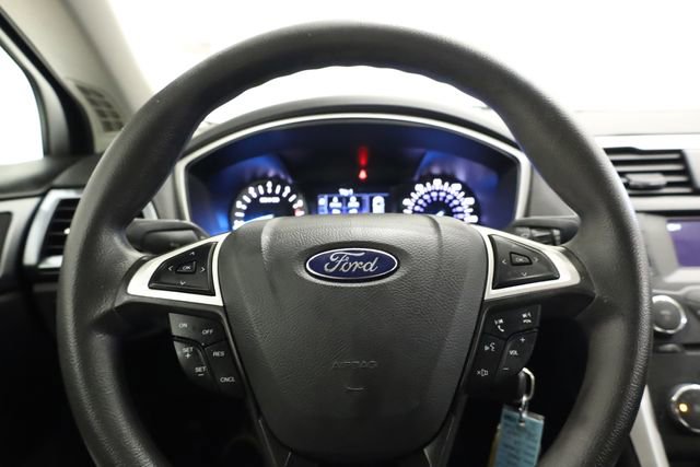 Used 2015 Ford Fusion SE image 18