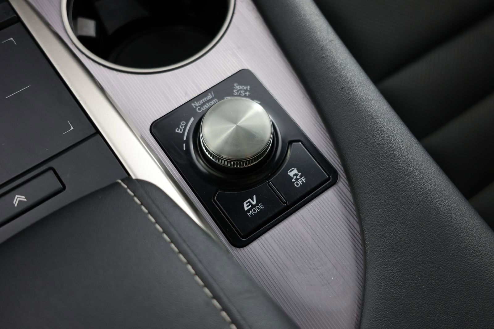 Used 2022 Lexus RX 450h F Sport w/ Cold Area Package (CT) AWD/4WD image 32