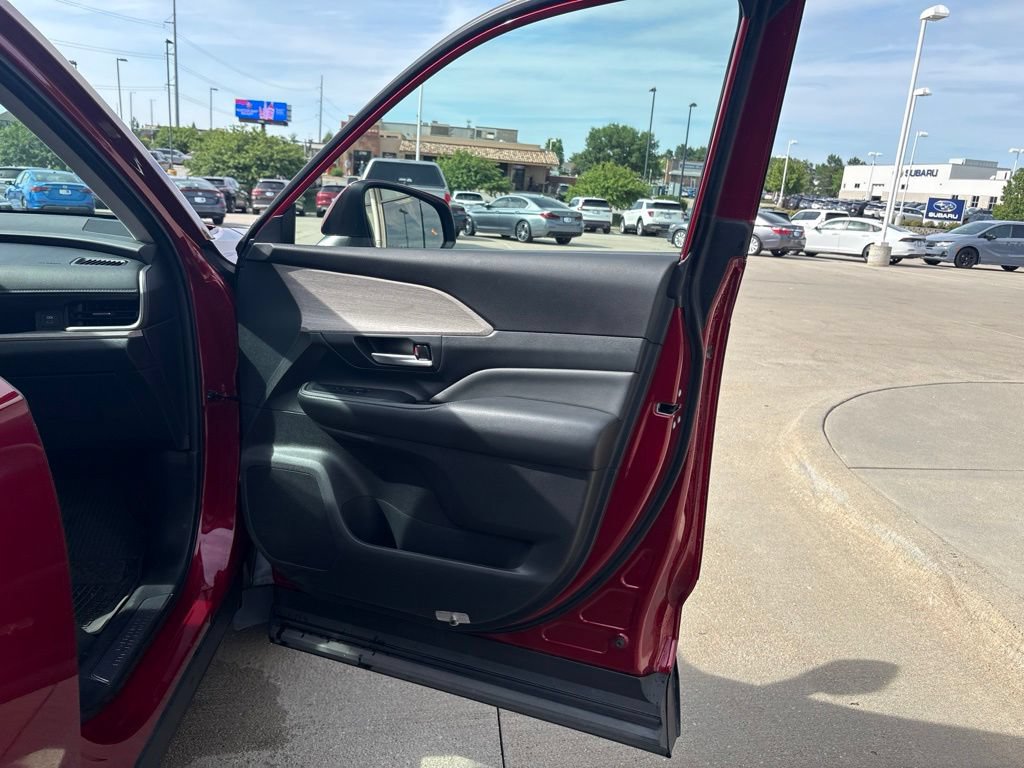 Used 2024 Toyota Grand Highlander AWD image 25