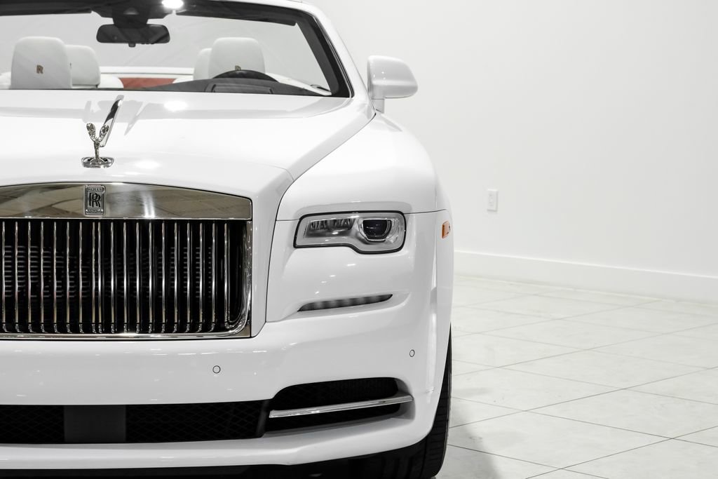 Used 2018 Rolls-Royce Dawn RWD image 48