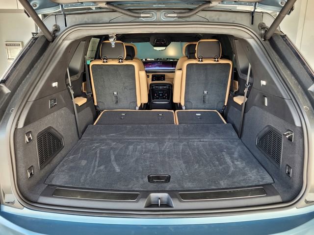 New 2025 Cadillac Escalade IQ Sport 2 w/ LPO, ONYX Package image 26