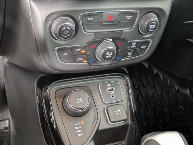 Used 2019 Jeep Compass Latitude AWD/4WD image 23