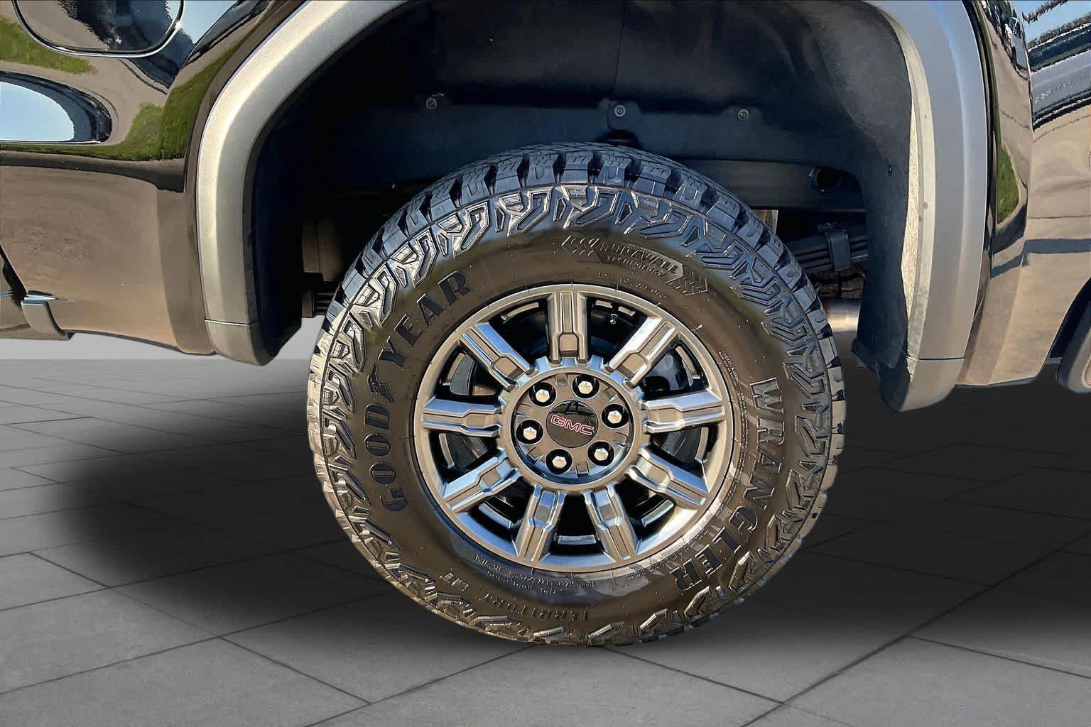 Used 2026 GMC Sierra 1500 AT4X AWD/4WD image 11