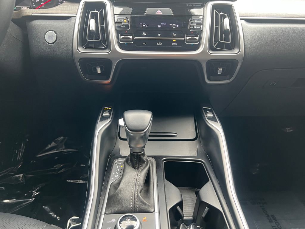 Used 2021 Kia Sorento EX w/ Panoramic Sunroof Package image 16