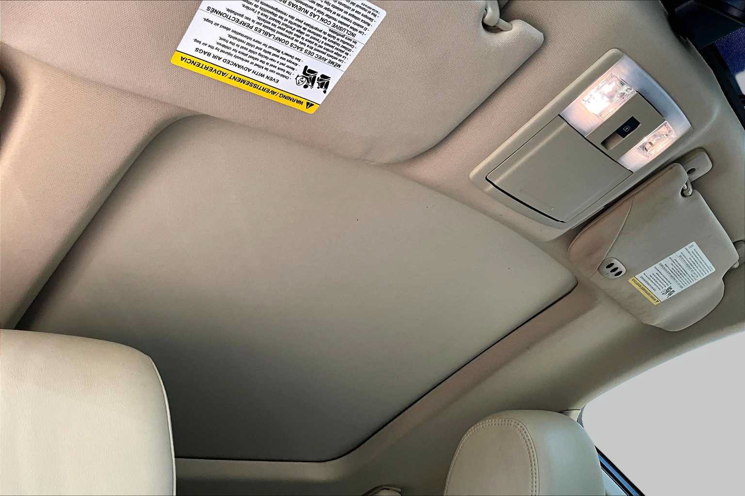 Used 2018 Lincoln MKT AWD image 14