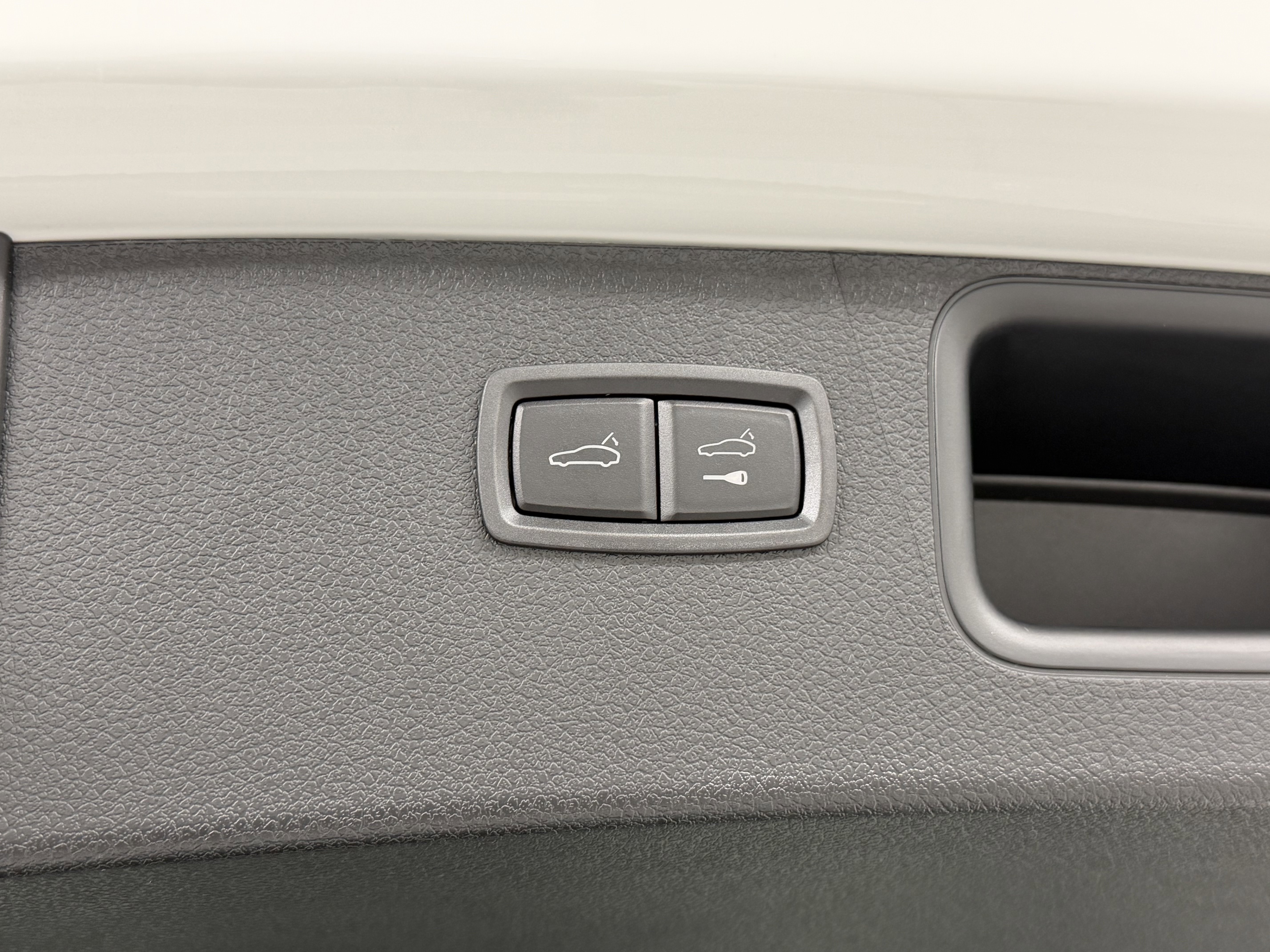 New 2026 Porsche Macan Turbo image 61