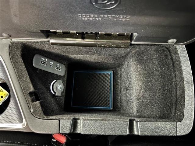 Used 2018 Dodge Challenger R/T Scat Pack w/ Dynamics Package RWD image 37