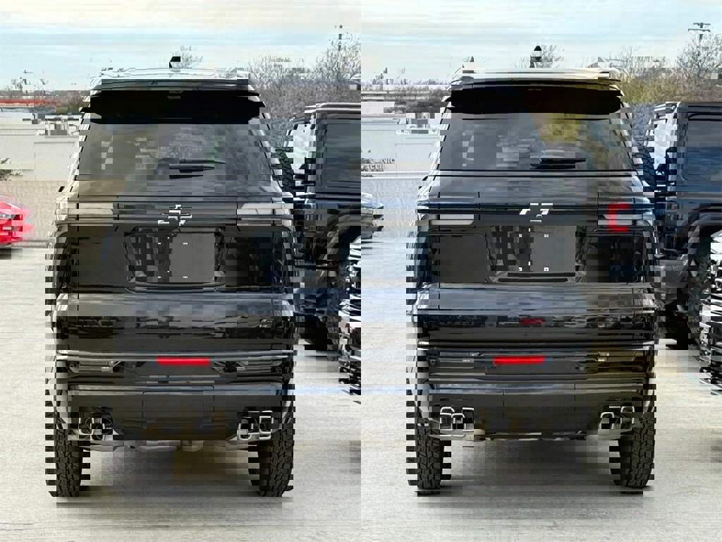 Used 2026 Chevrolet Traverse RS image 8